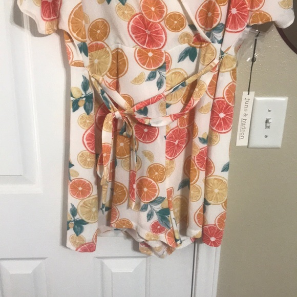 NWT belted romper - Picture 2 of 4